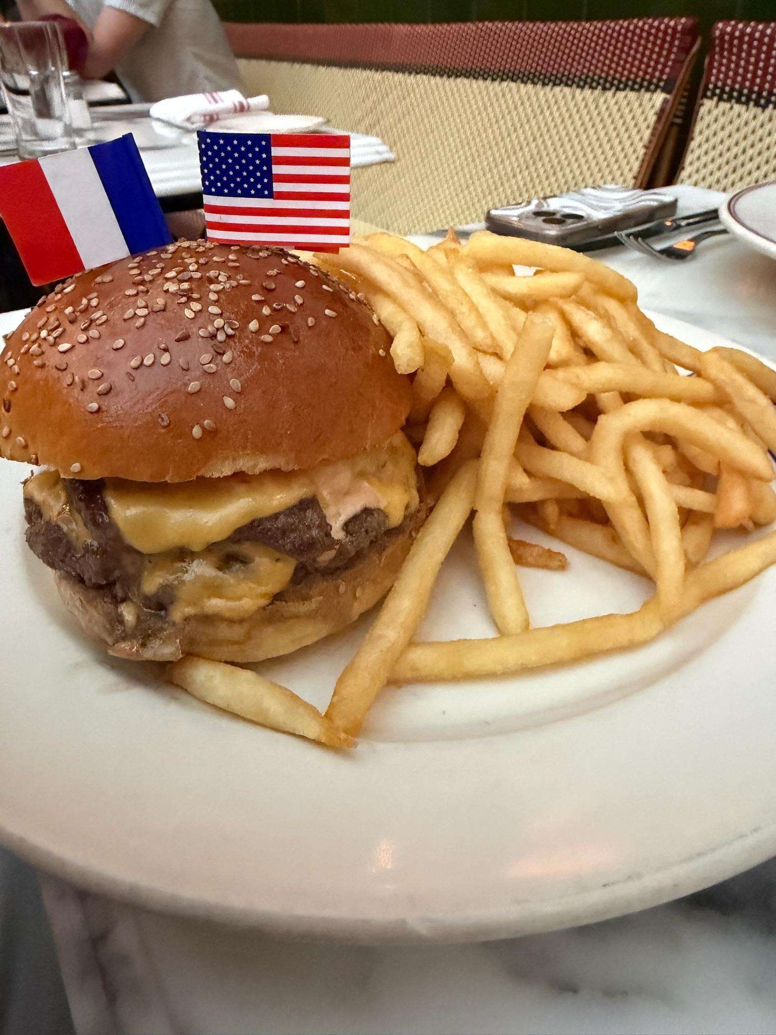 Le Diplomat cheeseburger with fries