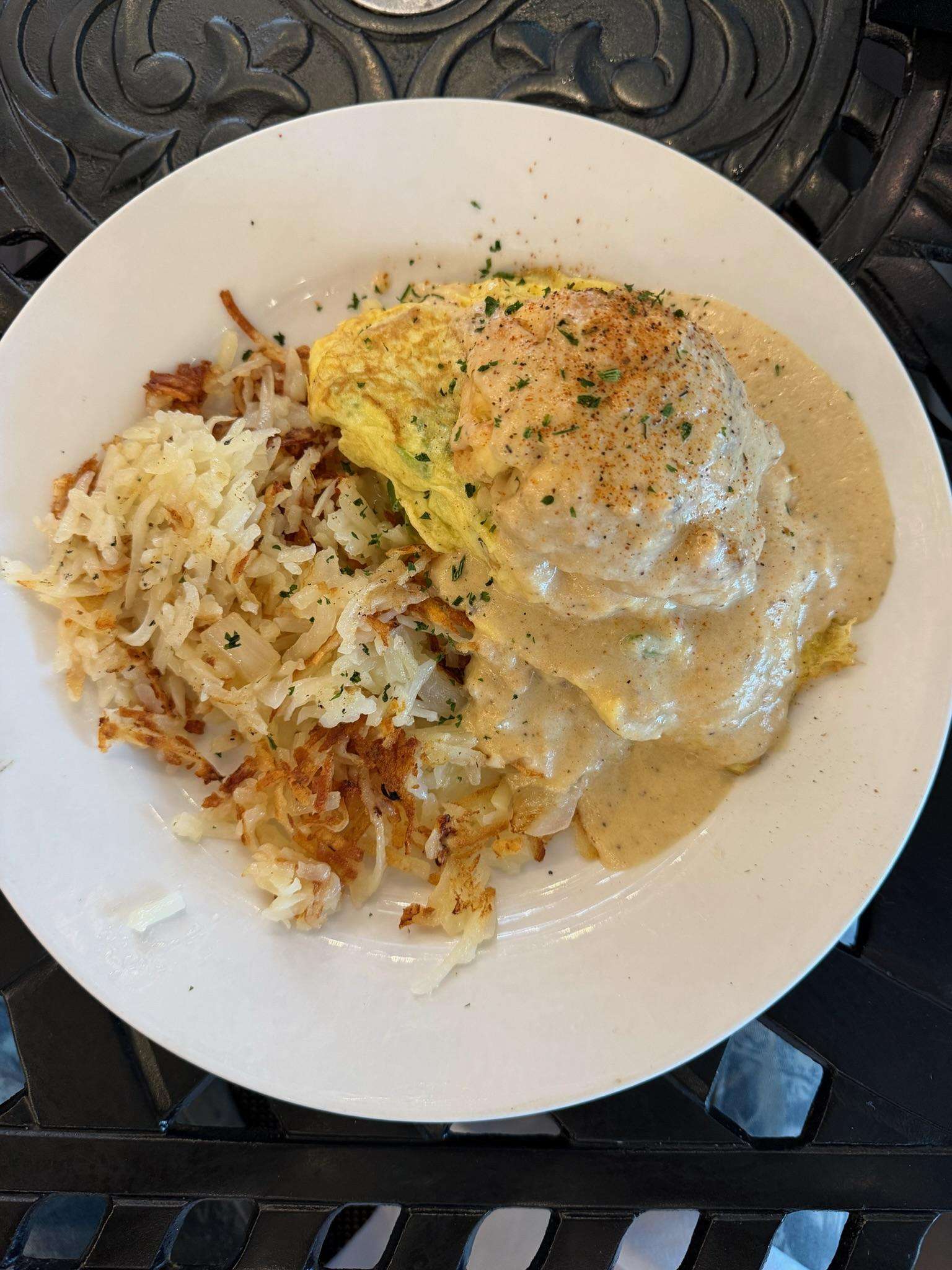Miss Shirley's omelet with hash browns